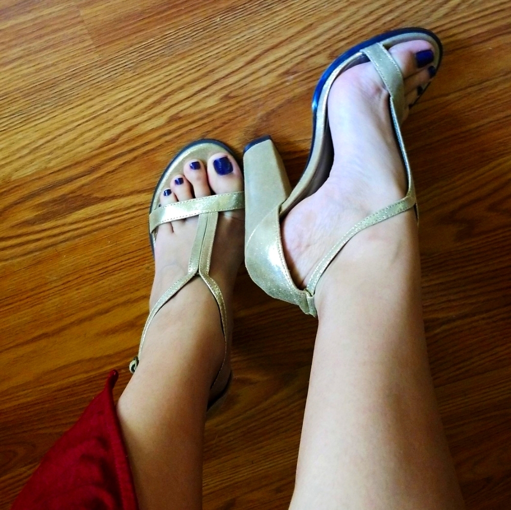 Gold metallic heels, size 7